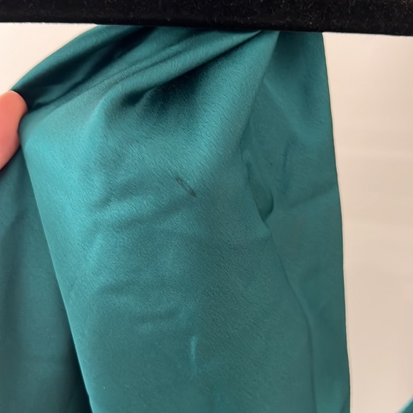 Show me your Mumu Jasmine Halter Mini Dress in Emerald Luxe - Picture 8 of 9